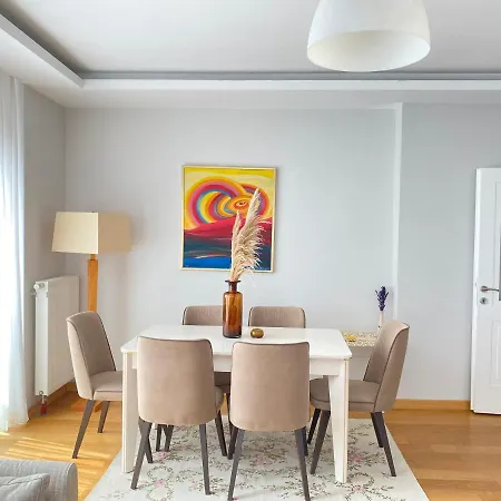 Lovely-Modern Apt- 90Mb/S Internet- 5Min To Bagdat Street * Istanbul